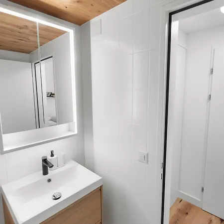 Elegant A Proximite Des Pistes Et Des Bains דירה