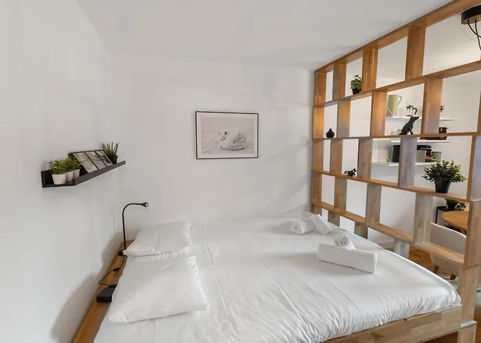 Elegant A Proximite Des Pistes Et Des Bains דירה *