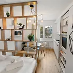 Elegant A Proximite Des Pistes Et Des Bains Διαμέρισμα *